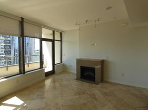 700 W E st 2201, San Diego CA 92101