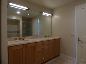 700 W E st 2201, San Diego CA 92101