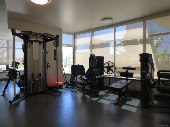 700 W E st 2201, San Diego CA 92101