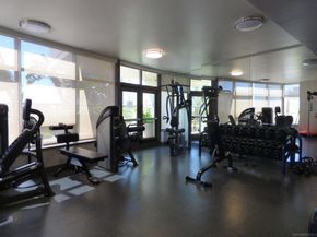 700 W E st 2201, San Diego CA 92101