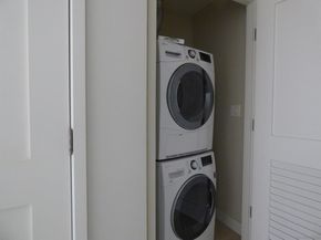 700 W E st 2201, San Diego CA 92101