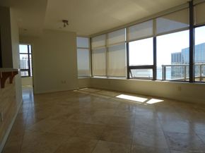 700 W E st 2201, San Diego CA 92101