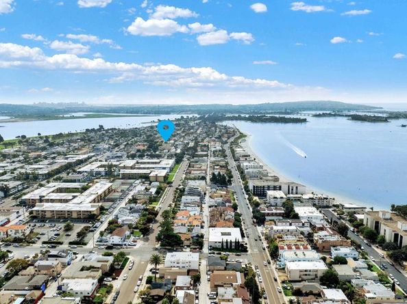 3736 Promontory St, San Diego CA 92109