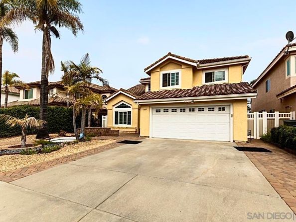1685 Mountain Pass Cir, Vista CA 92081