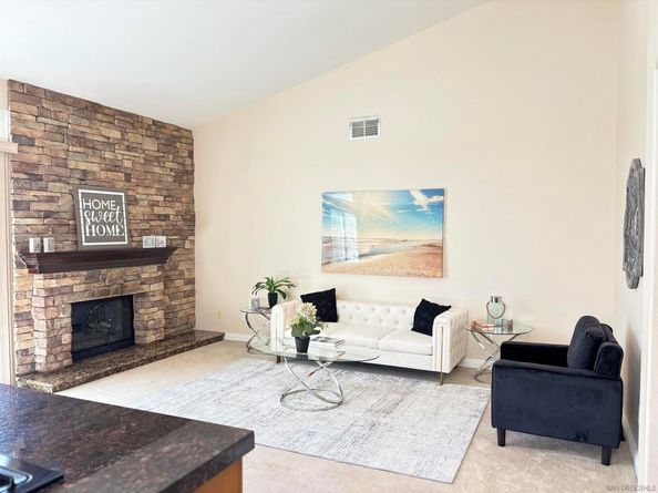 1685 Mountain Pass Cir, Vista CA 92081