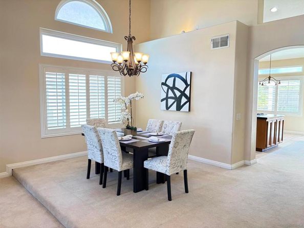 1685 Mountain Pass Cir, Vista CA 92081