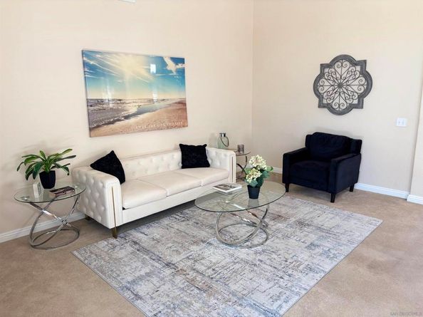 1685 Mountain Pass Cir, Vista CA 92081