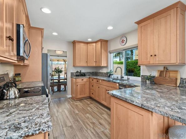 1911 Cheyenne Cir, Oceanside CA 92056