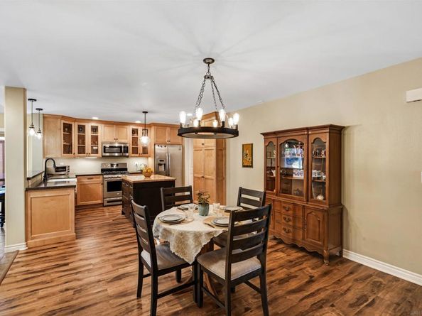 832 Casa De Oro Pl, Escondido CA 92025