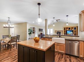 832 Casa De Oro Pl, Escondido CA 92025