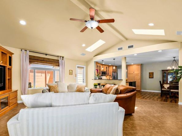 832 Casa De Oro Pl, Escondido CA 92025