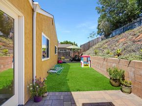 832 Casa De Oro Pl, Escondido CA 92025
