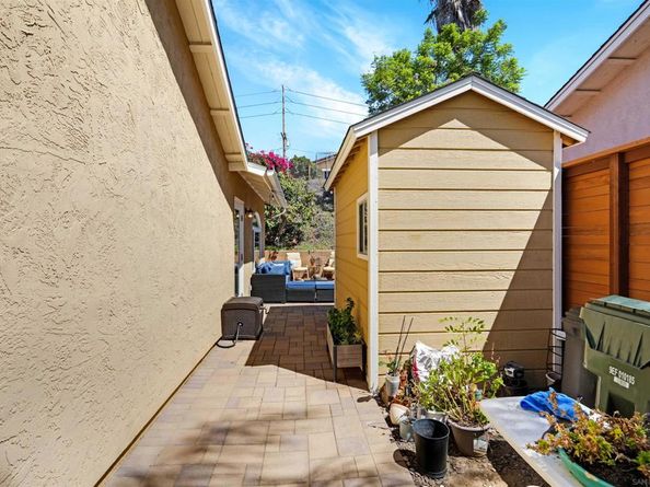 832 Casa De Oro Pl, Escondido CA 92025
