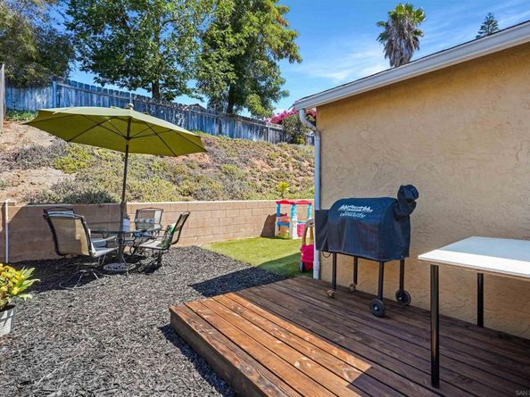 832 Casa De Oro Pl, Escondido CA 92025