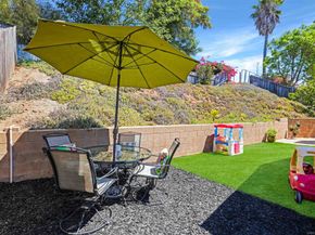 832 Casa De Oro Pl, Escondido CA 92025