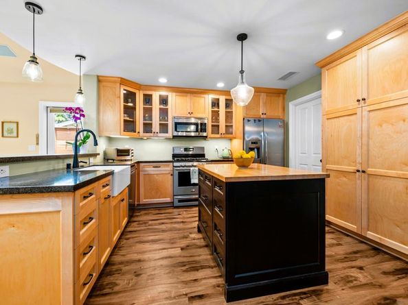 832 Casa De Oro Pl, Escondido CA 92025