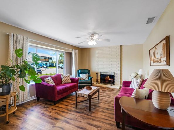 832 Casa De Oro Pl, Escondido CA 92025
