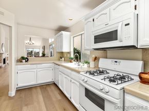7424 Lantana Terrace, Carlsbad CA 92011