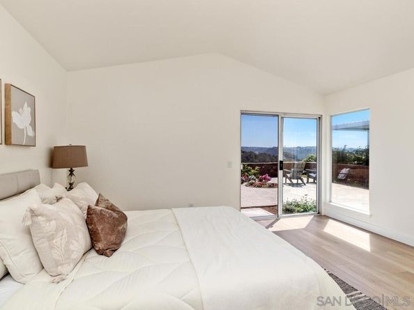 7424 Lantana Terrace, Carlsbad CA 92011