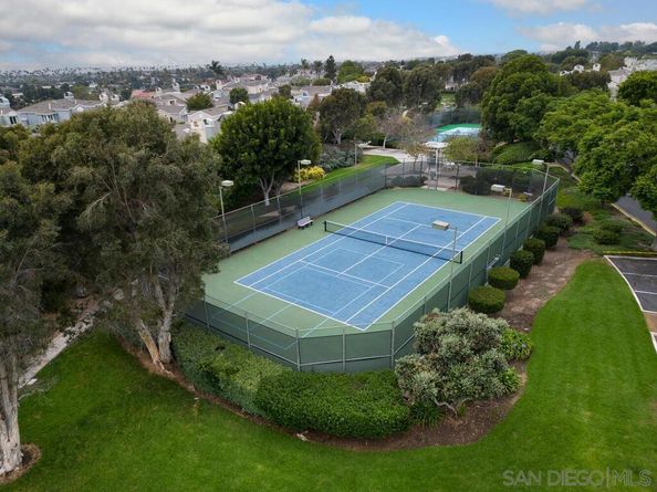 7424 Lantana Terrace, Carlsbad CA 92011