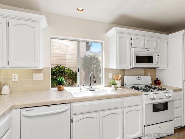 7424 Lantana Terrace, Carlsbad CA 92011