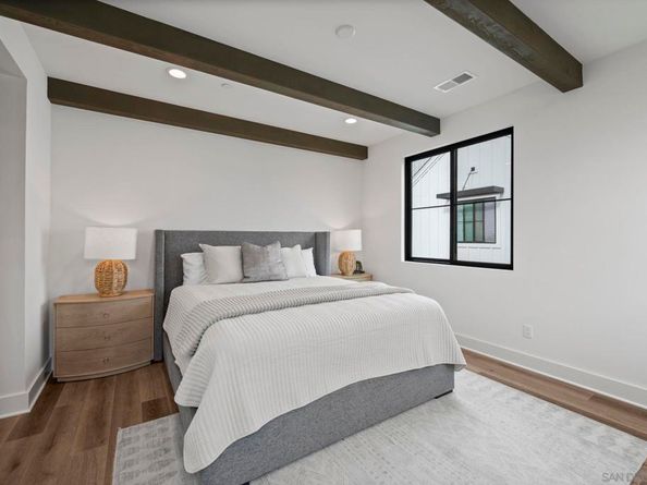 1400 Anacona Place 201, Encinitas CA 92024