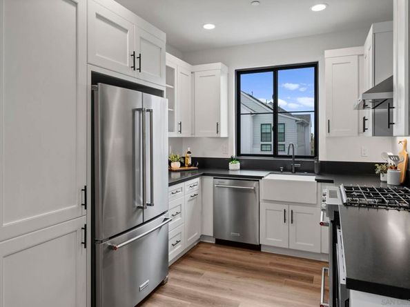 1400 Anacona Place 201, Encinitas CA 92024