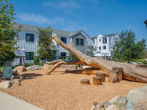 1400 Anacona Place 201, Encinitas CA 92024