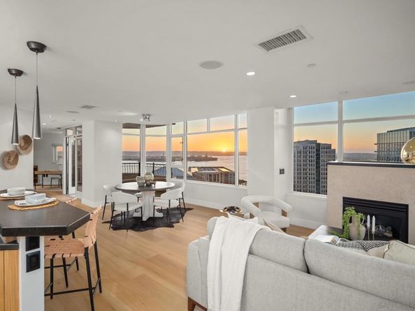 700 W Harbor 2101, San Diego CA 92101