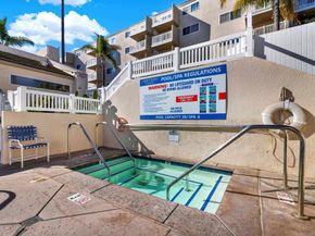4015 Crown Point Dr 102, San Diego CA 92109