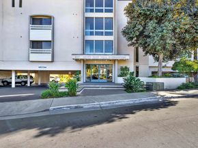 4015 Crown Point Dr 102, San Diego CA 92109