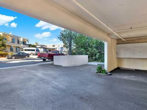 4015 Crown Point Dr 102, San Diego CA 92109