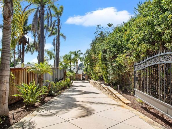 4143 Sunnyhill Dr, Carlsbad CA 92008