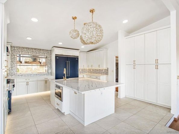 4143 Sunnyhill Dr, Carlsbad CA 92008