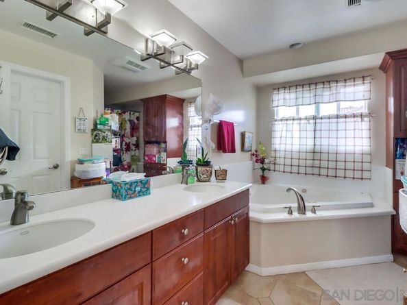 1236 Tobias Dr, Chula Vista CA 91911