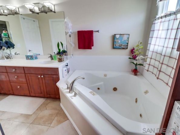 1236 Tobias Dr, Chula Vista CA 91911