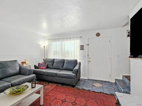 5725 Linda Vista Raod 4, San Diego CA 92110