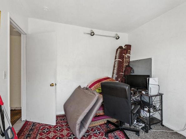 5725 Linda Vista Raod 4, San Diego CA 92110