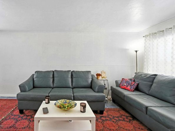 5725 Linda Vista Raod 4, San Diego CA 92110