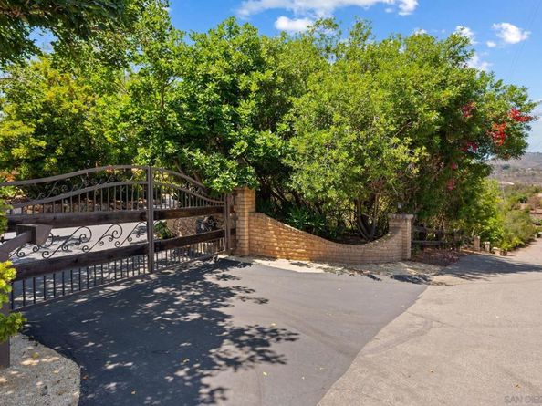 17216 & 17218 La Brisa, Rancho Santa Fe CA 92067