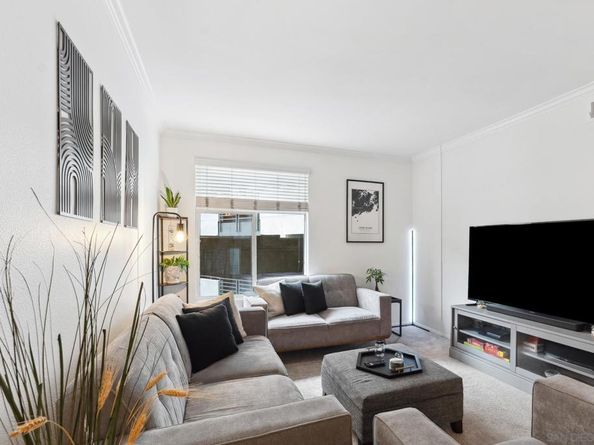 1642 7Th Ave 223, San Diego CA 92101