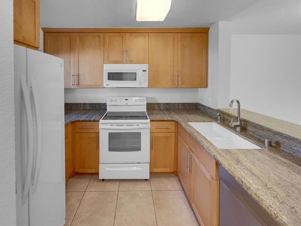 7405 Charmant Dr 2427, San Diego CA 92122