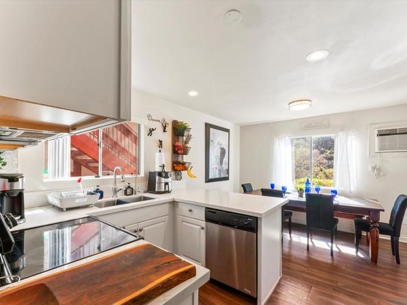 5483 Adobe Falls Rd. 7, San Diego CA 92120