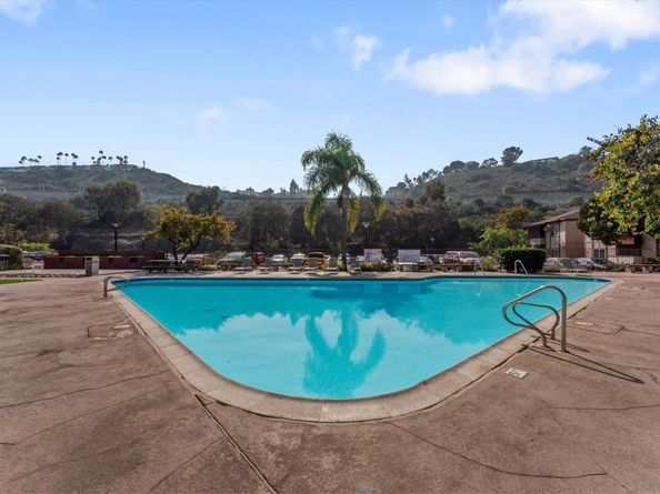 5483 Adobe Falls Rd. 7, San Diego CA 92120