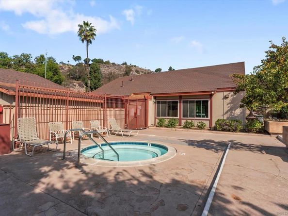 5483 Adobe Falls Rd. 7, San Diego CA 92120