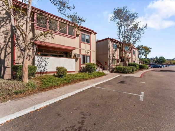 5483 Adobe Falls Rd. 7, San Diego CA 92120