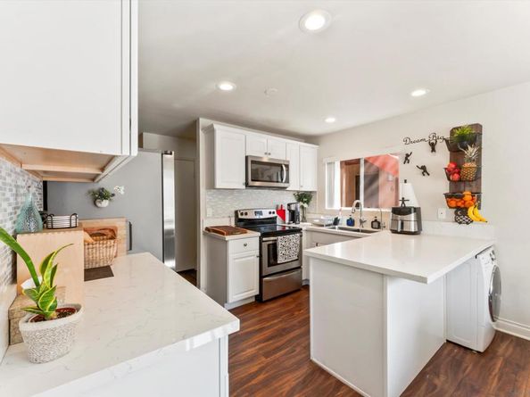 5483 Adobe Falls Rd. 7, San Diego CA 92120