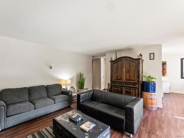 5483 Adobe Falls Rd. 7, San Diego CA 92120