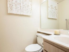 521 Arbor Dr 105, San Diego CA 92103