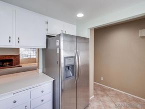 4044 Crystal Dawn Ln 203, San Diego CA 92122